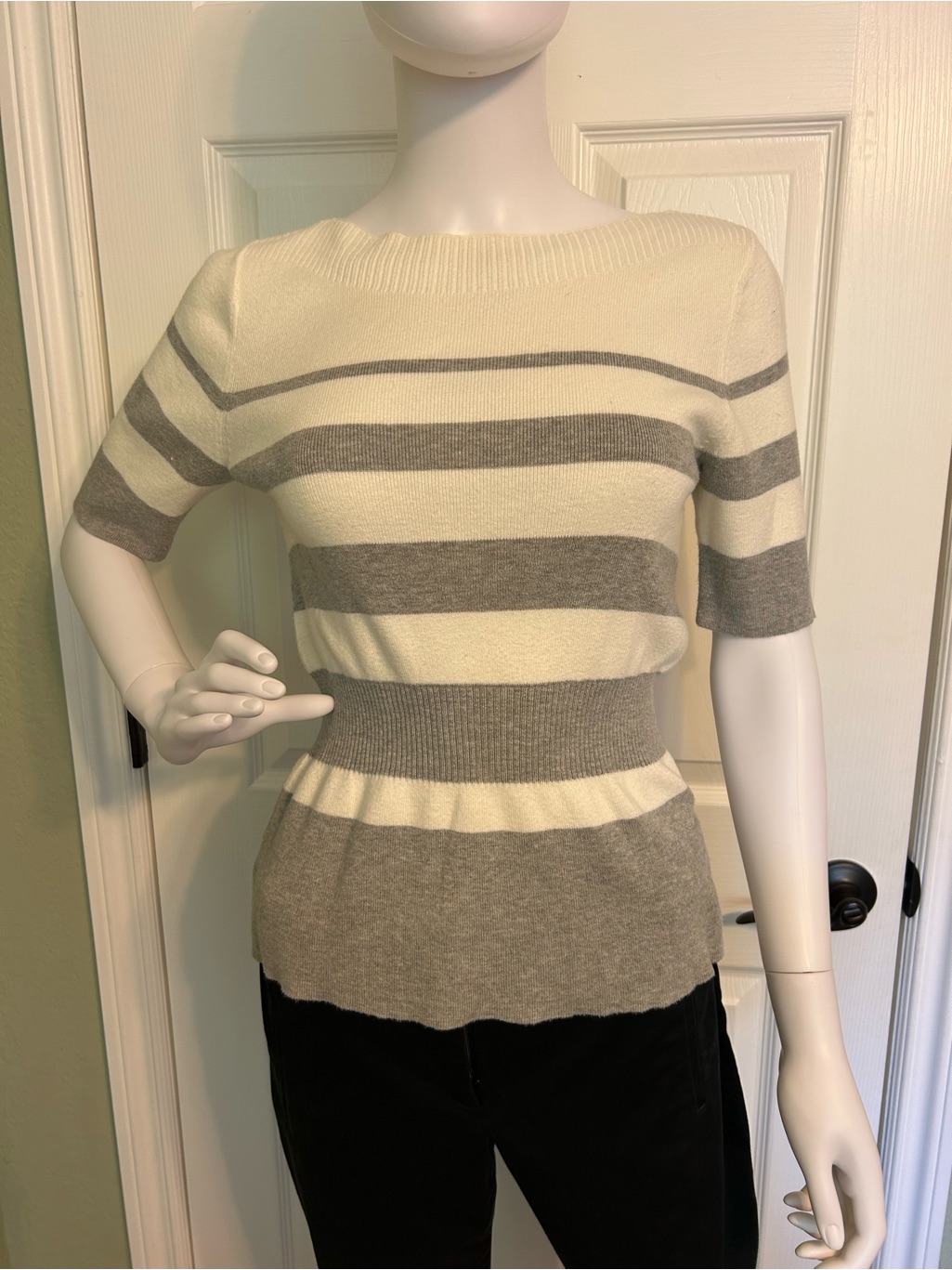 Ann Taylor Cream Ribbed Short Sleeve Knit Top
